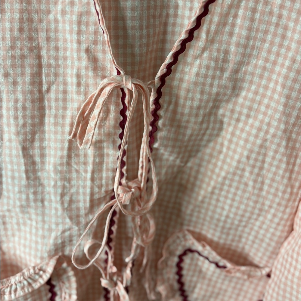 Woman’s Pink Tie Front |Puff long sleeve | Casual Shirt | Heart Pockets| Medium - Picture 6 of 10